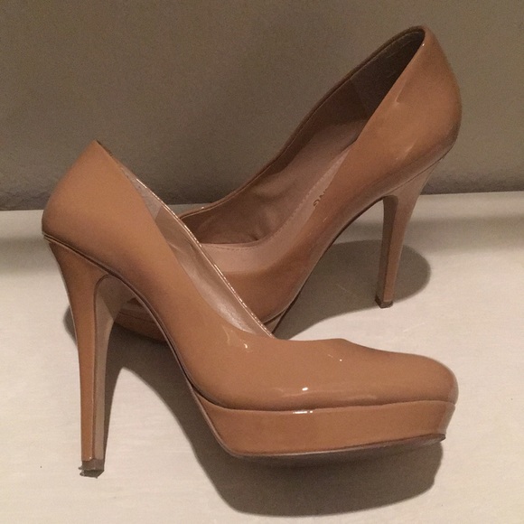 Arturo Chiang Nude Patent Leather Heels - Picture 4 of 6